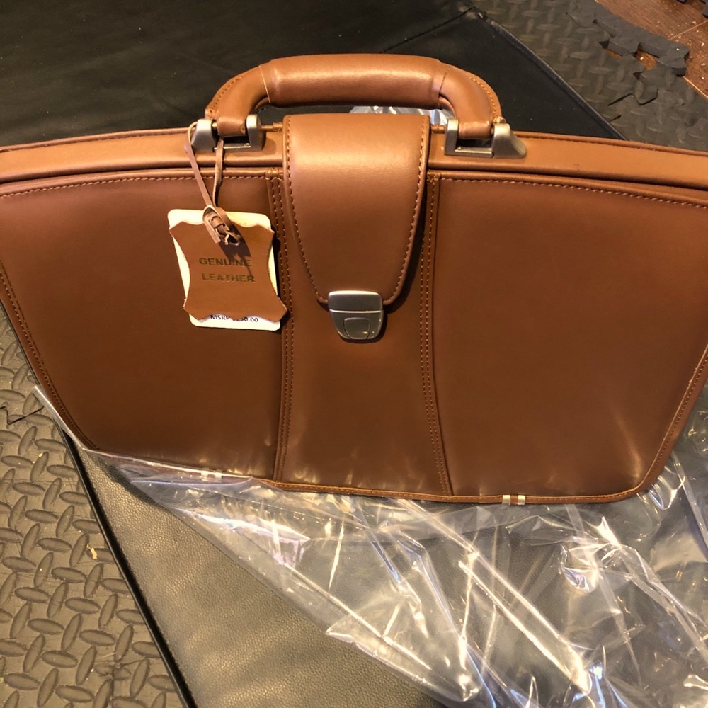 Brand NEW WINN International Ladies briefcase